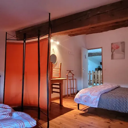 Holiday home Grande Maison De Montagne Renovee, Du Charme Rodome